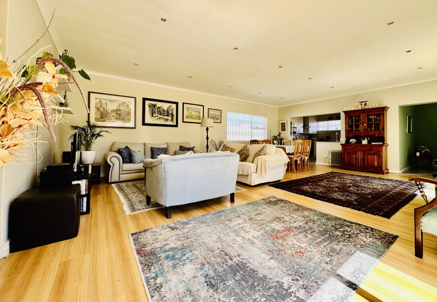 3 Bedroom Property for Sale in Westcliff Western Cape